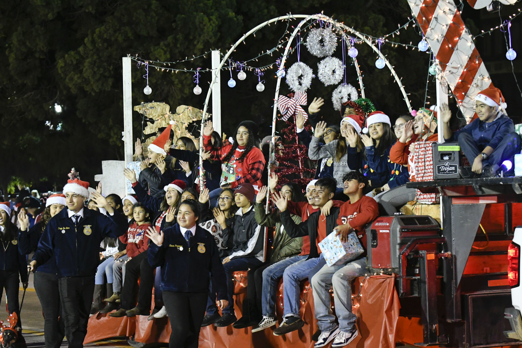 120719 SM Parade of Lights 10.jpg